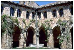 Sainte Roseline : Le vin, le Cloître et la Chapelle