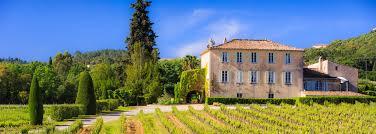 Le Château Barbeyrolles : un écrin de verdure